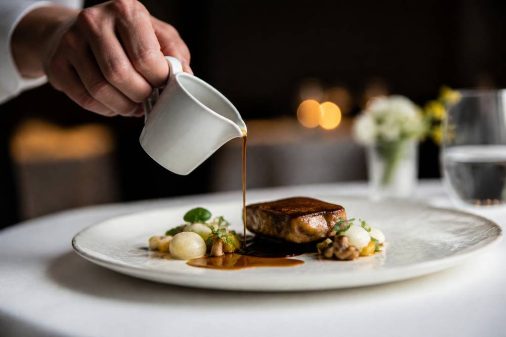 2 étoiles : les restaurants gastronomiques qui se distinguent par leur excellence culinaire 2 étoiles : les restaurants gastronomiques qui se distinguent par leur excellence culinaire